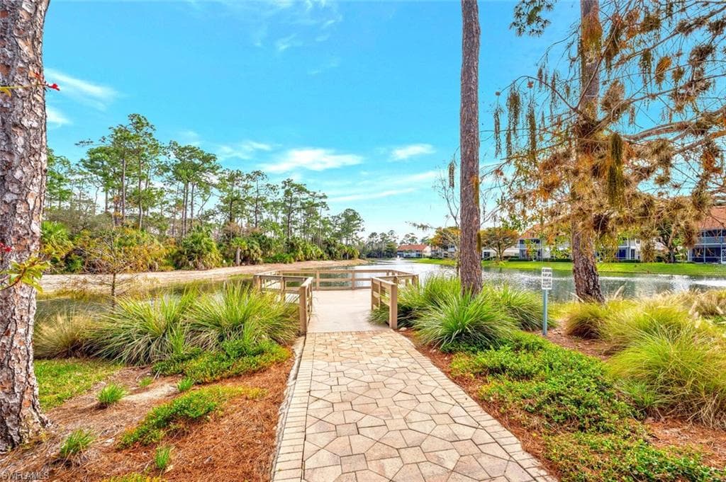 5010 Cedar Springs Dr 202, Naples, FL 34110-29