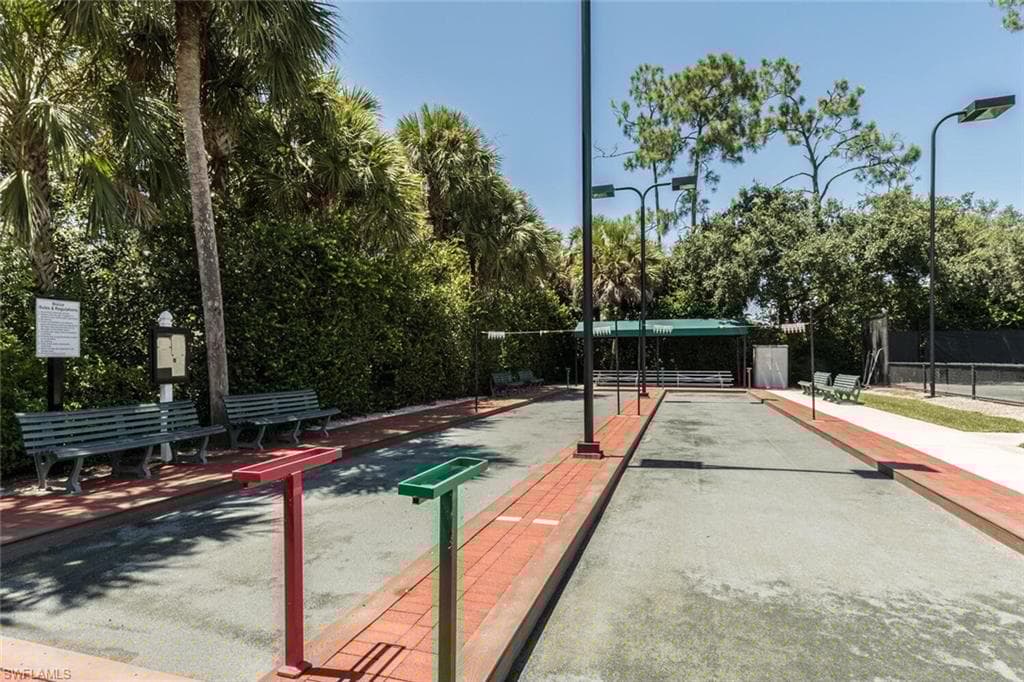 5010 Cedar Springs Dr 202, Naples, FL 34110-32