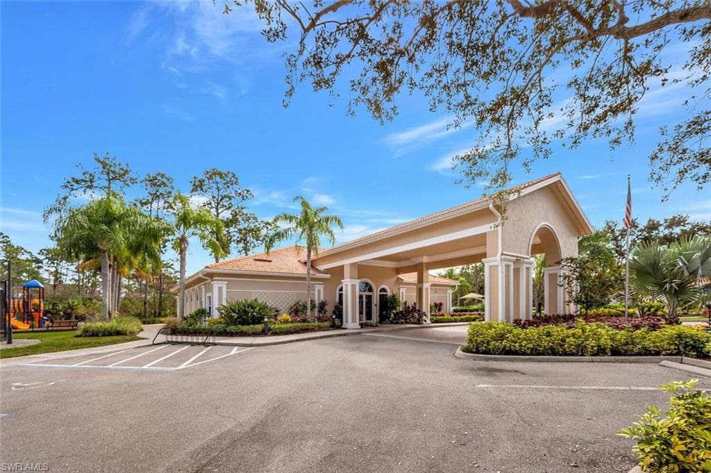 5010 Cedar Springs Dr 202, Naples, FL 34110-38