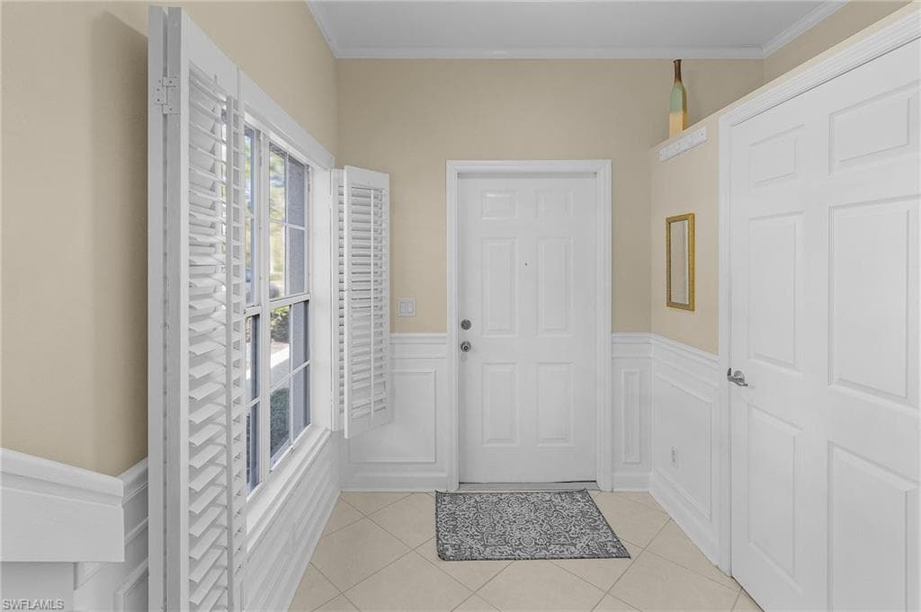 5010 Cedar Springs Dr 202, Naples, FL 34110-3