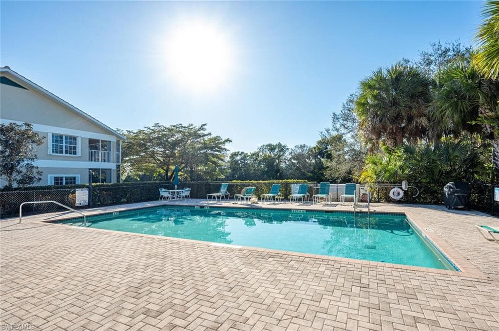 5010 Cedar Springs Dr 202, Naples, FL 34110-40