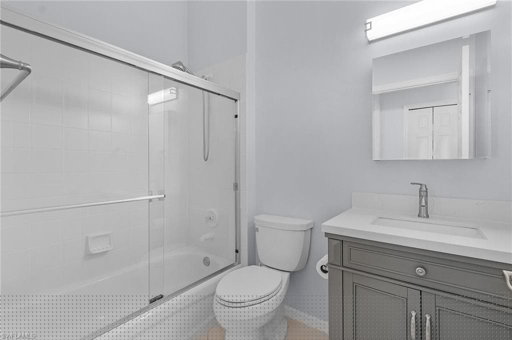 5010 Cedar Springs Dr 202, Naples, FL 34110-8
