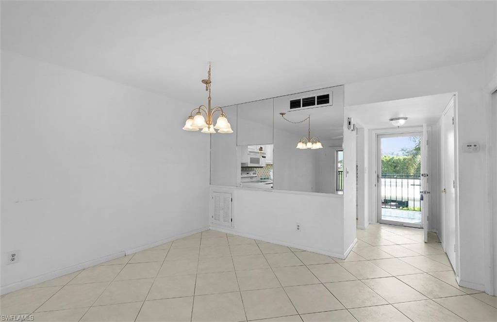 29 High Point Cir E 206, Naples, FL 34103-17