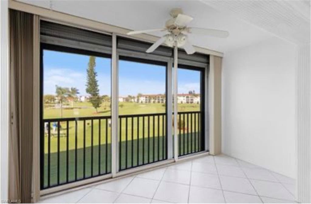 29 High Point Cir E 206, Naples, FL 34103-3