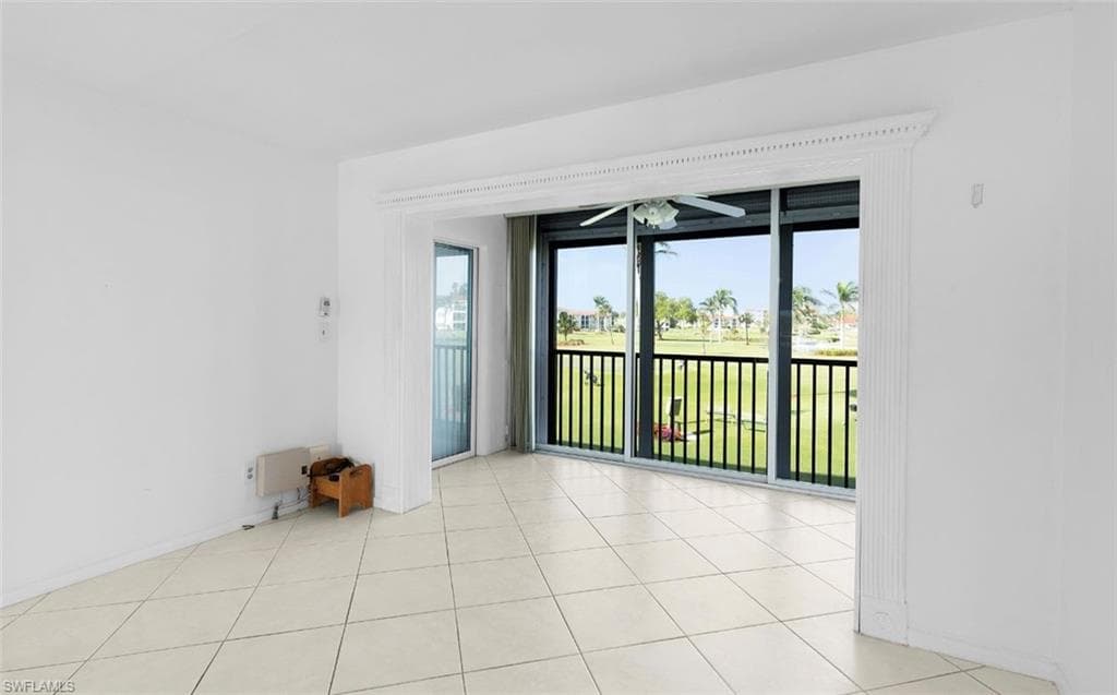 29 High Point Cir E 206, Naples, FL 34103-8