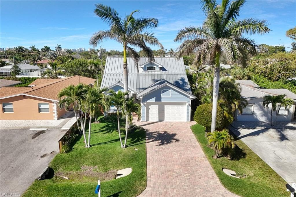 583 91st Ave N, Naples, FL 34108-13
