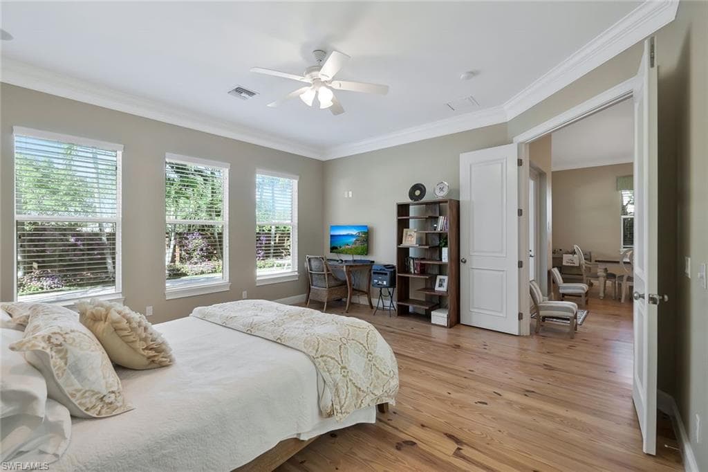 583 91st Ave N, Naples, FL 34108-28