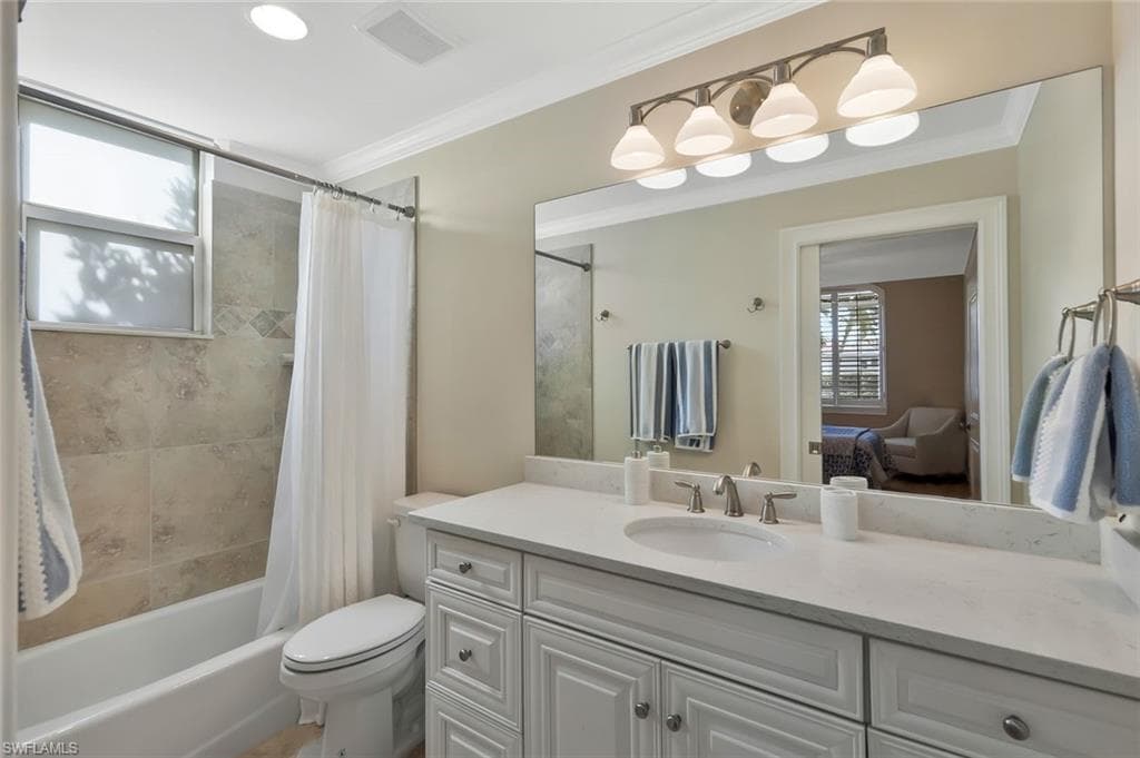 583 91st Ave N, Naples, FL 34108-32
