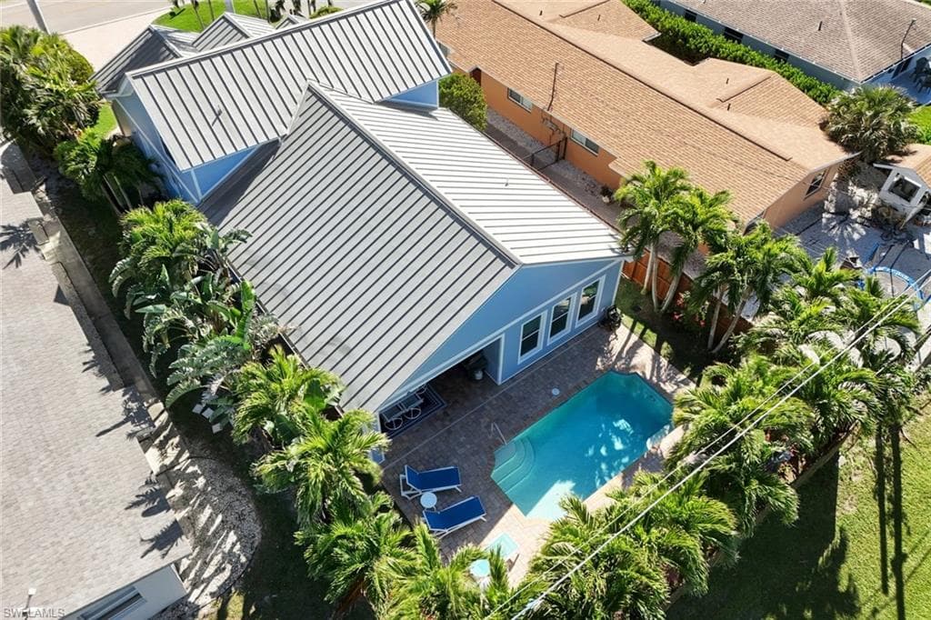 583 91st Ave N, Naples, FL 34108-38