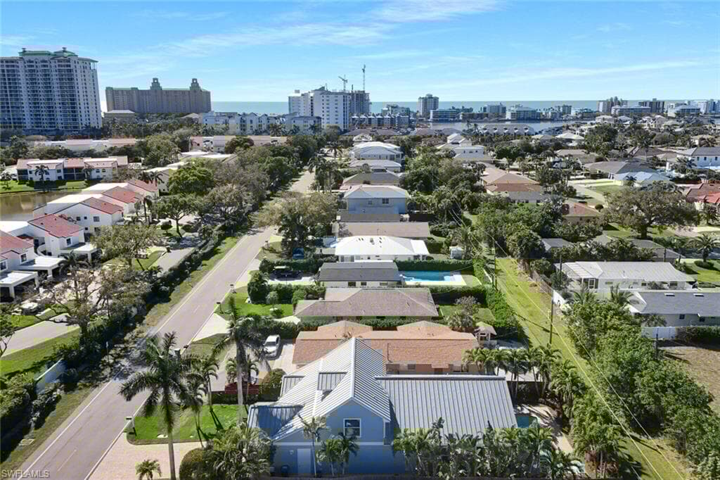 583 91st Ave N, Naples, FL 34108-41