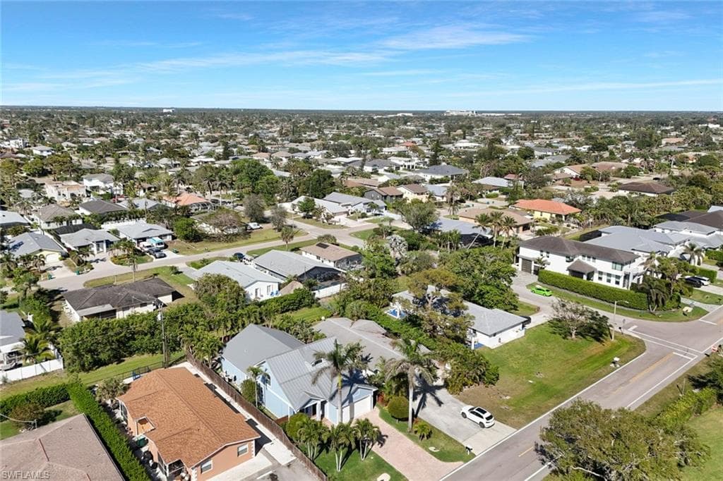 583 91st Ave N, Naples, FL 34108-42