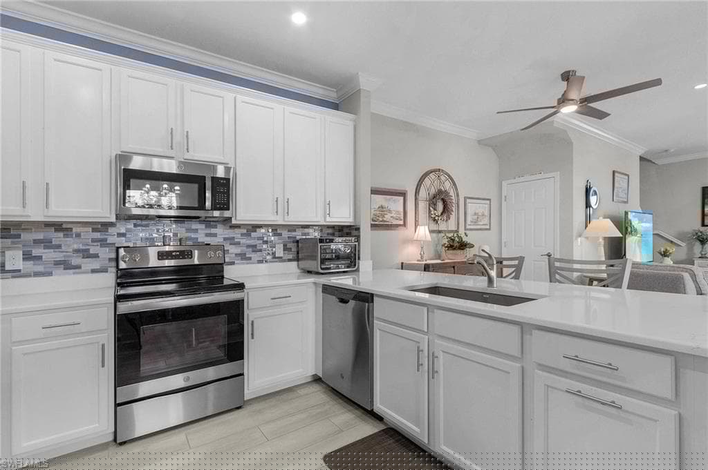 2701 Citrus St, Naples, FL 34120-10