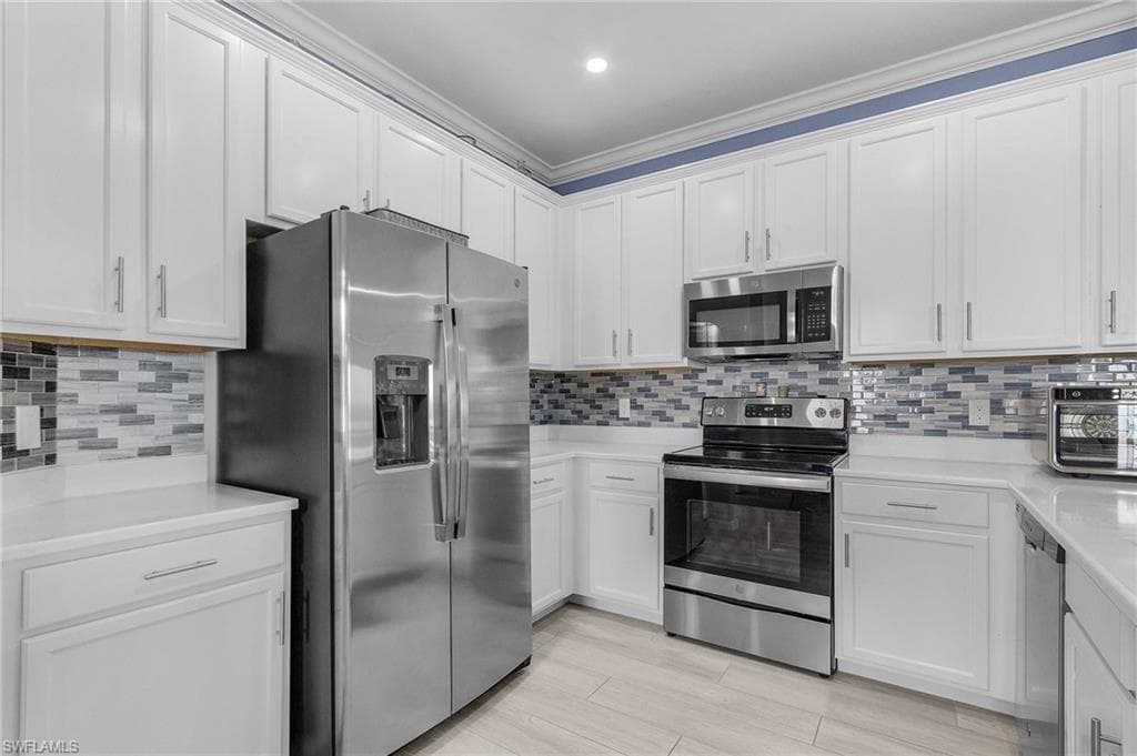 2701 Citrus St, Naples, FL 34120-11