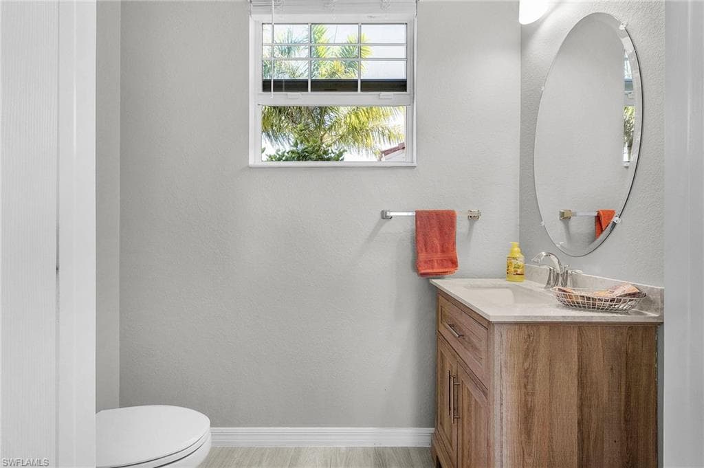 2701 Citrus St, Naples, FL 34120-13