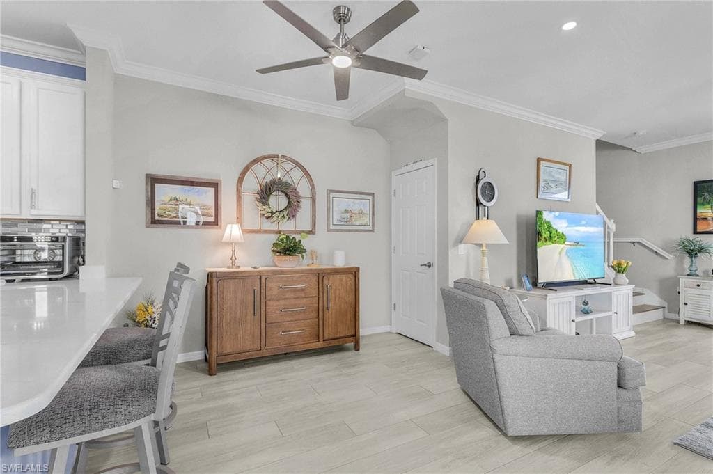 2701 Citrus St, Naples, FL 34120-14