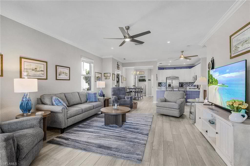 2701 Citrus St, Naples, FL 34120-16