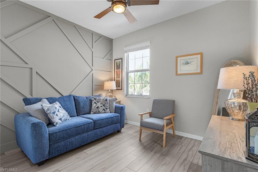 2701 Citrus St, Naples, FL 34120-19