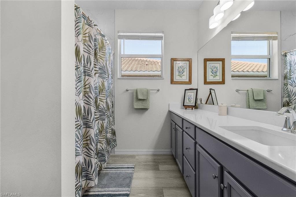 2701 Citrus St, Naples, FL 34120-21