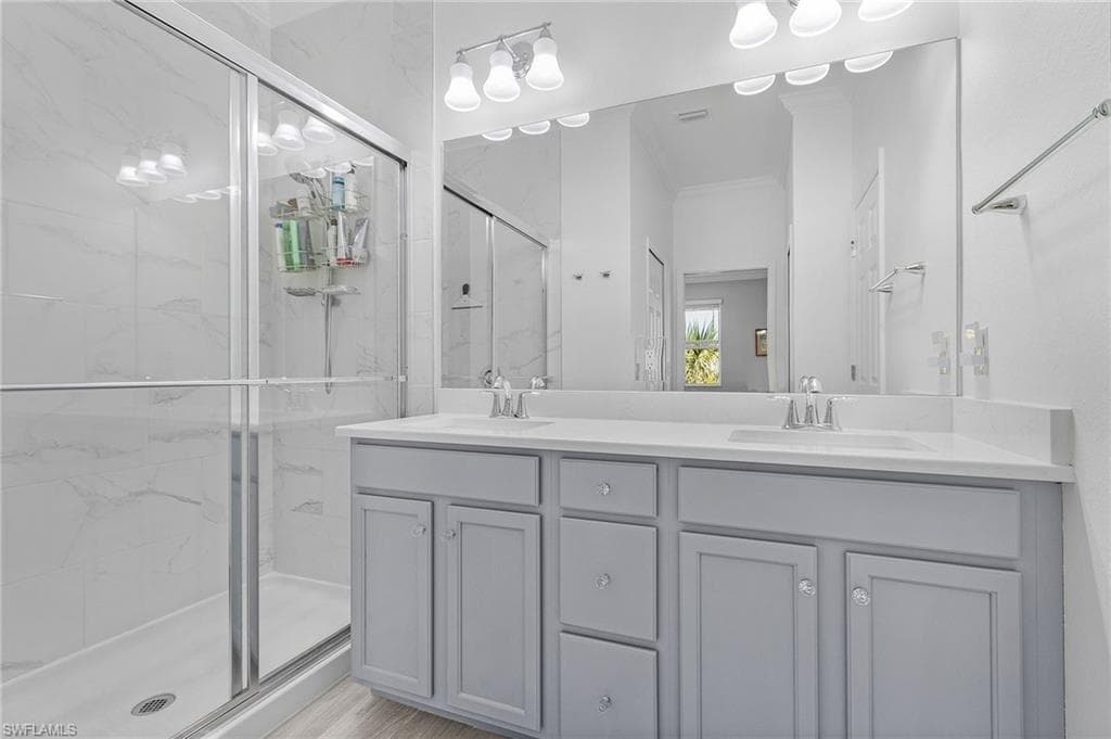 2701 Citrus St, Naples, FL 34120-25