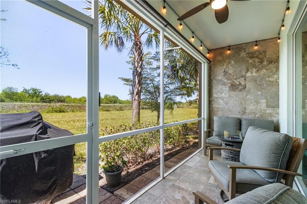 2701 Citrus St, Naples, FL 34120-26