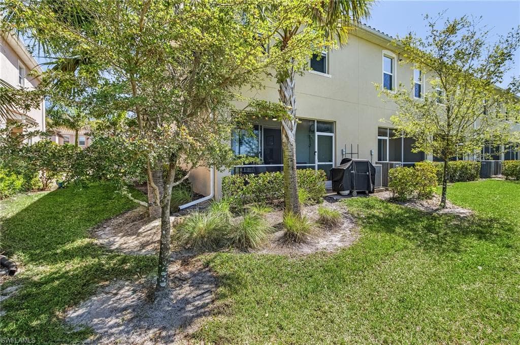 2701 Citrus St, Naples, FL 34120-27