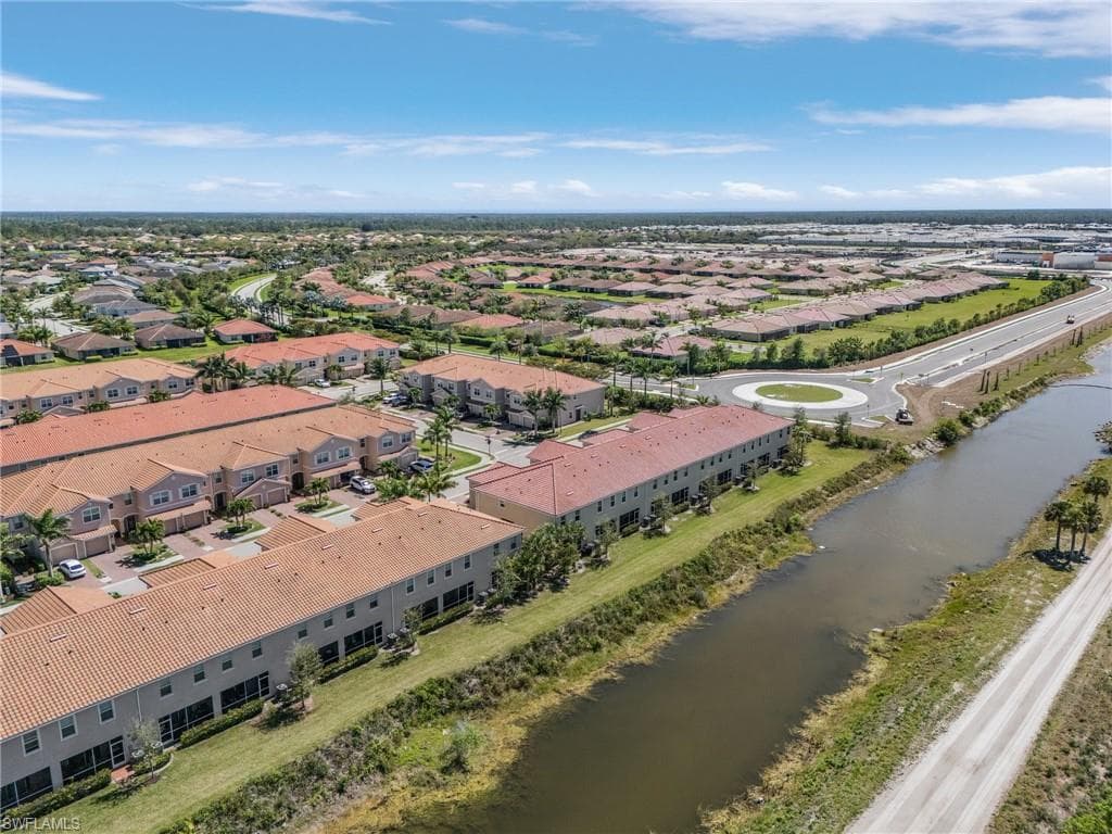 2701 Citrus St, Naples, FL 34120-28