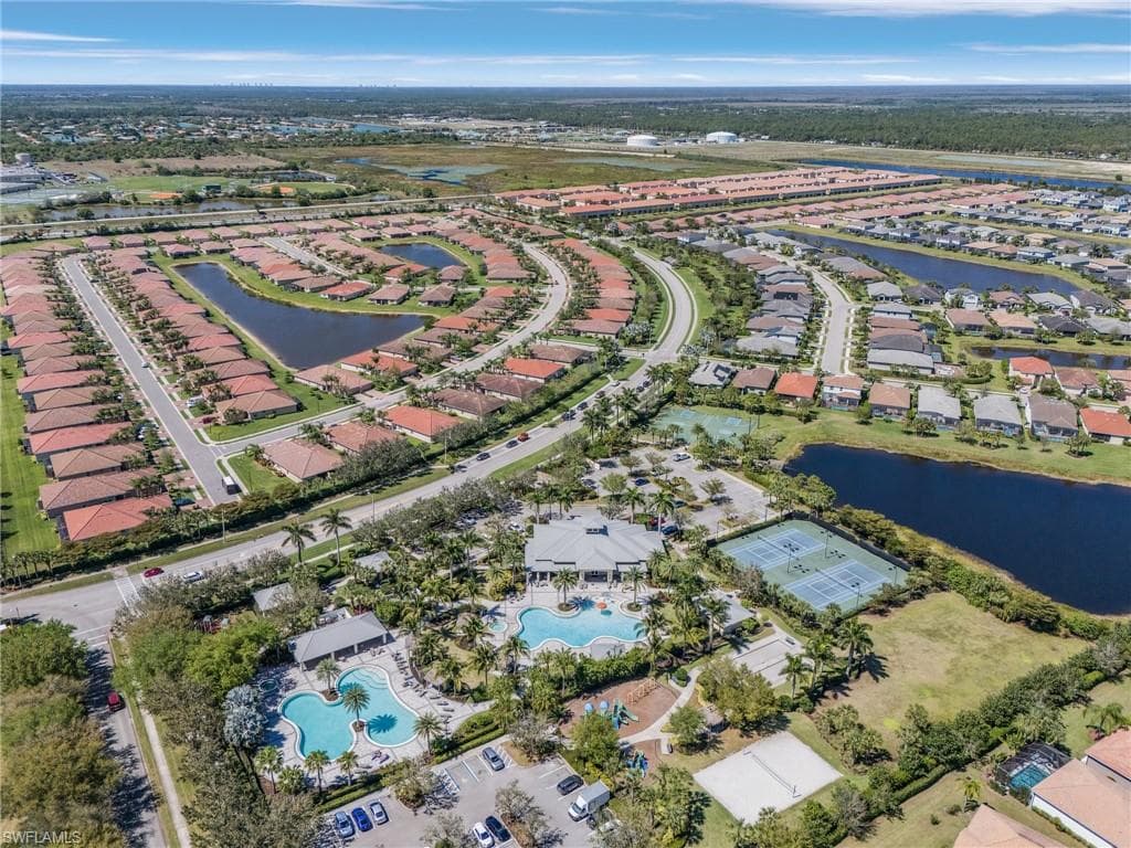 2701 Citrus St, Naples, FL 34120-29