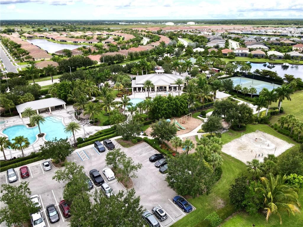 2701 Citrus St, Naples, FL 34120-32