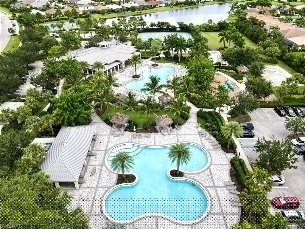 2701 Citrus St, Naples, FL 34120-33