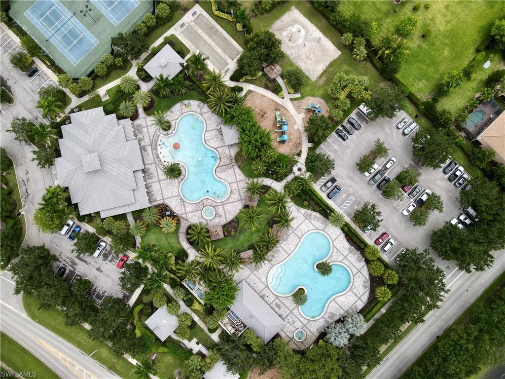 2701 Citrus St, Naples, FL 34120-34