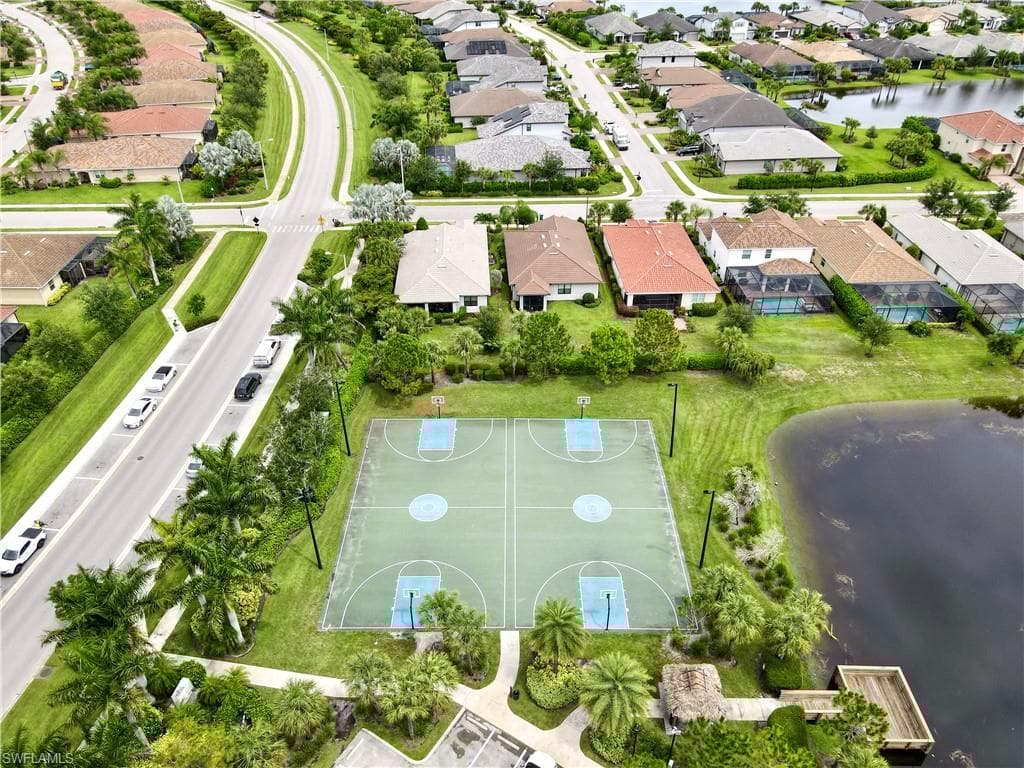 2701 Citrus St, Naples, FL 34120-36
