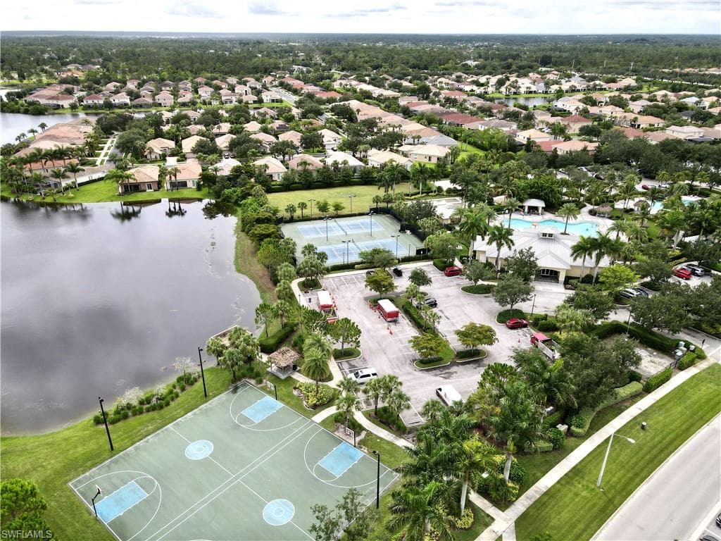 2701 Citrus St, Naples, FL 34120-37