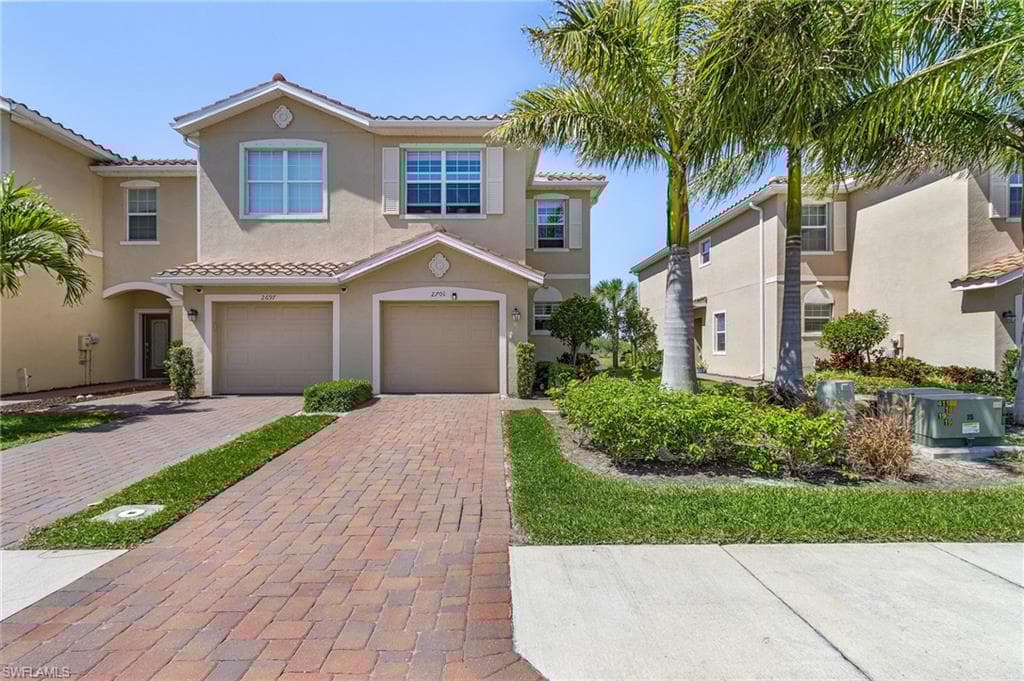 2701 Citrus St, Naples, FL 34120-3