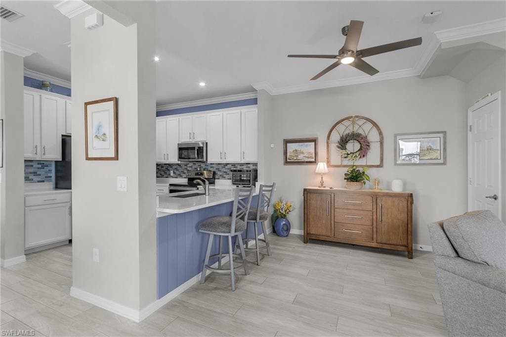 2701 Citrus St, Naples, FL 34120-7