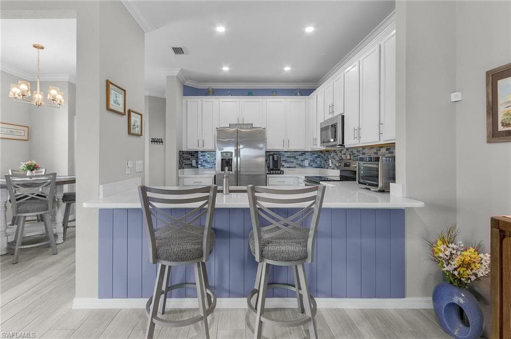2701 Citrus St, Naples, FL 34120-8