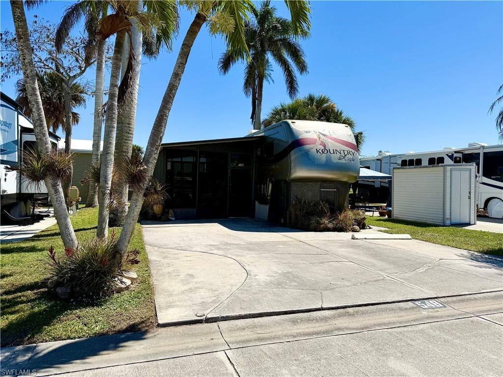548 Cheetah Dr, Naples, FL 34114-10