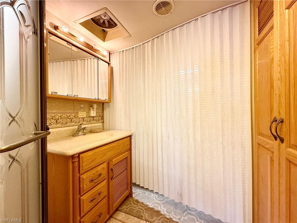 548 Cheetah Dr, Naples, FL 34114-25