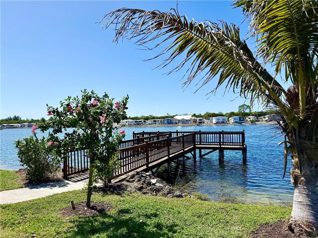 548 Cheetah Dr, Naples, FL 34114-50