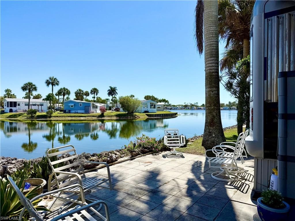 548 Cheetah Dr, Naples, FL 34114-5
