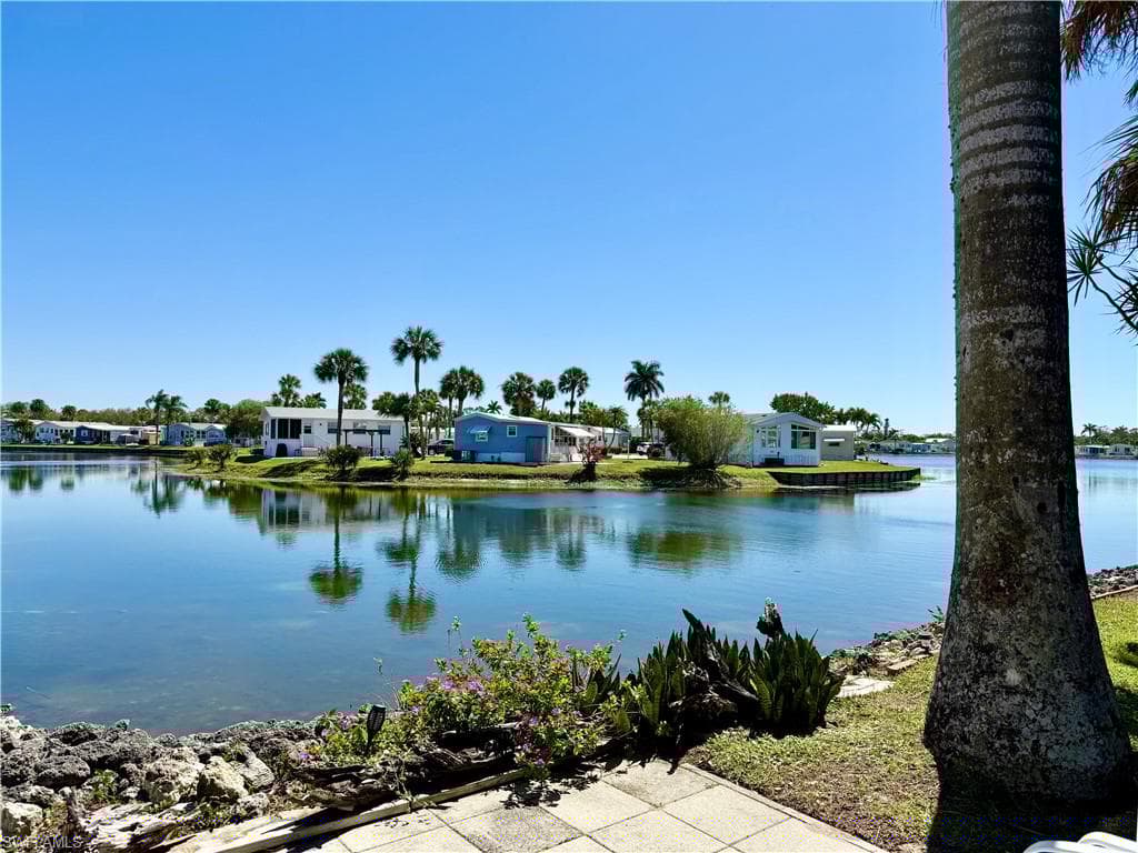 548 Cheetah Dr, Naples, FL 34114-6