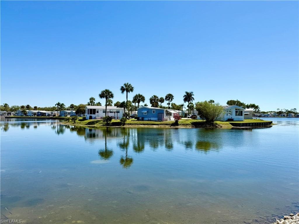 548 Cheetah Dr, Naples, FL 34114-7