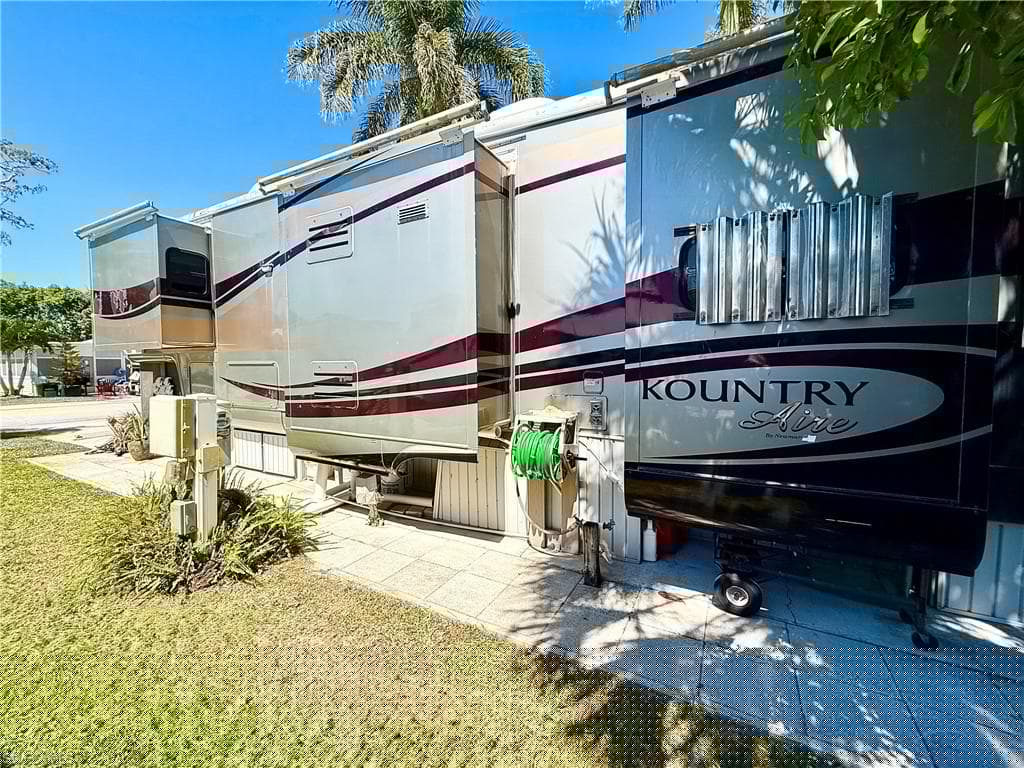 548 Cheetah Dr, Naples, FL 34114-8