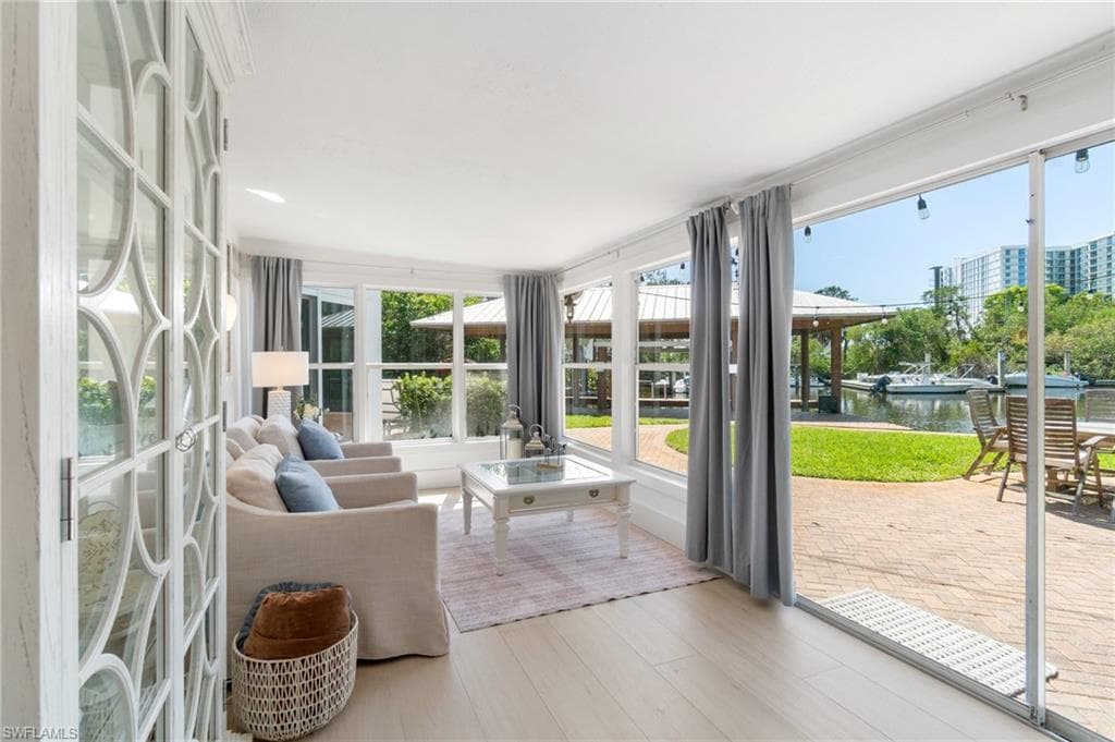 2180 Harbor Ln, Naples, FL 34104-11