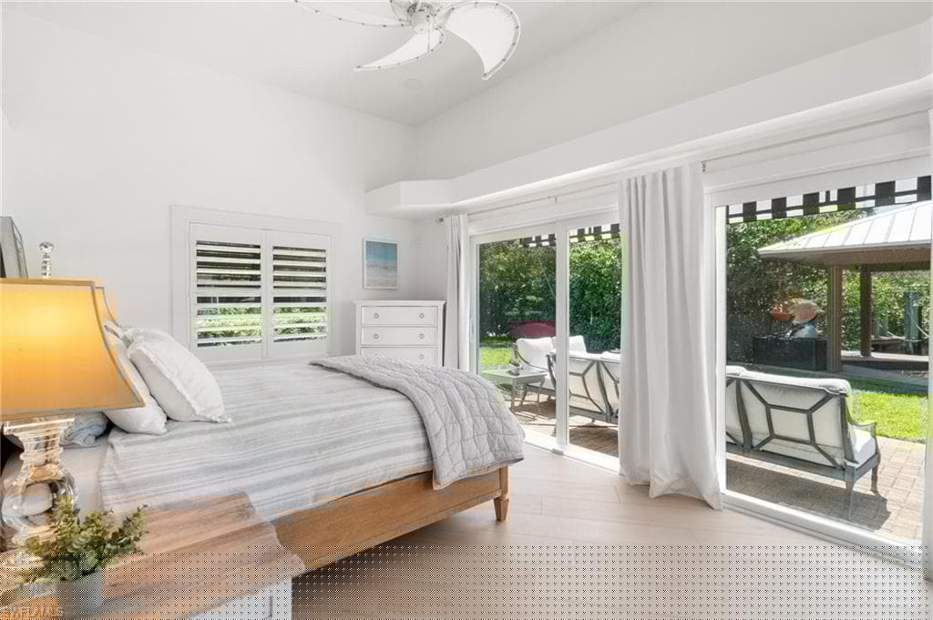 2180 Harbor Ln, Naples, FL 34104-13