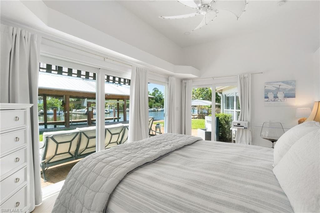 2180 Harbor Ln, Naples, FL 34104-14