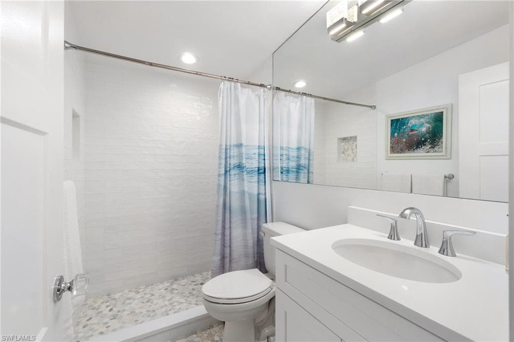 2180 Harbor Ln, Naples, FL 34104-20