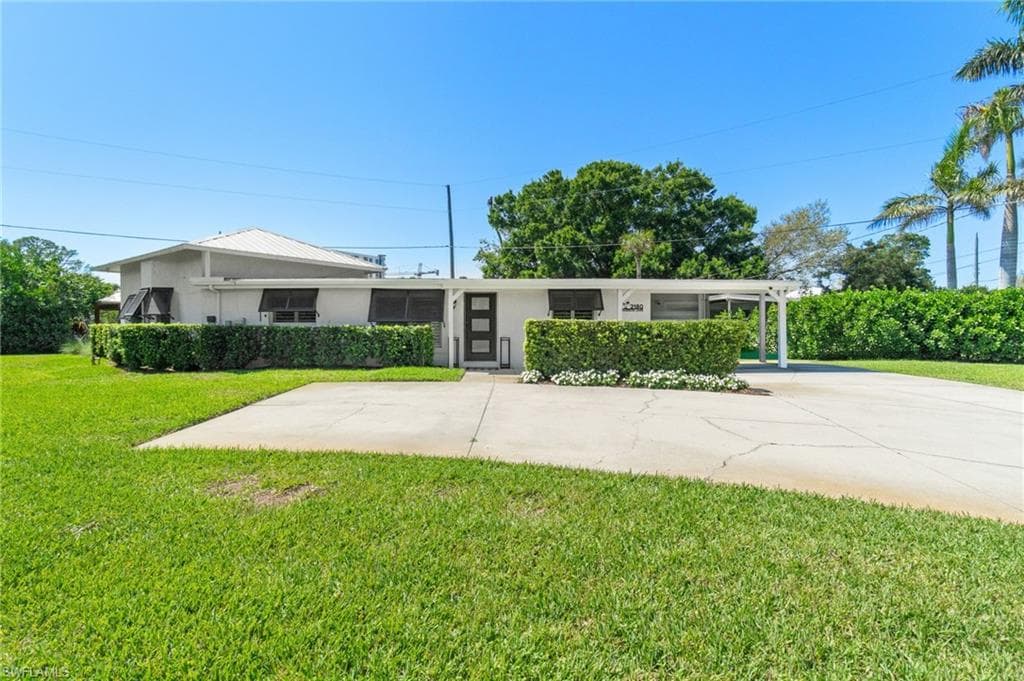 2180 Harbor Ln, Naples, FL 34104-22