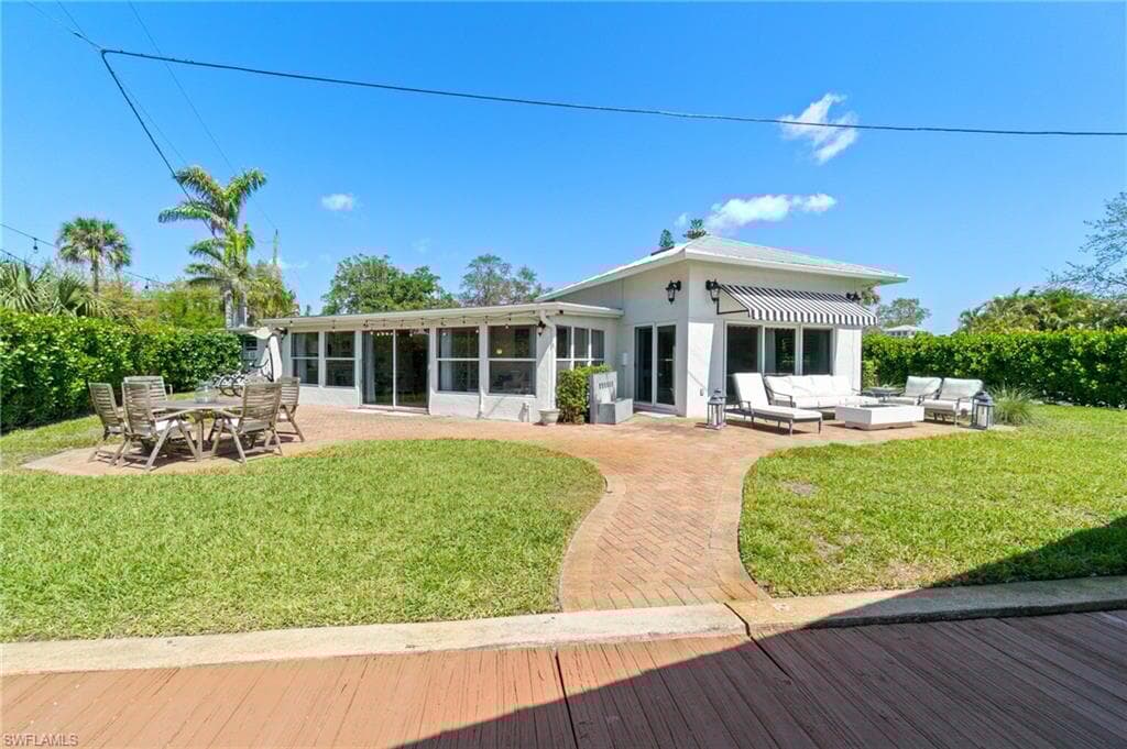 2180 Harbor Ln, Naples, FL 34104-23