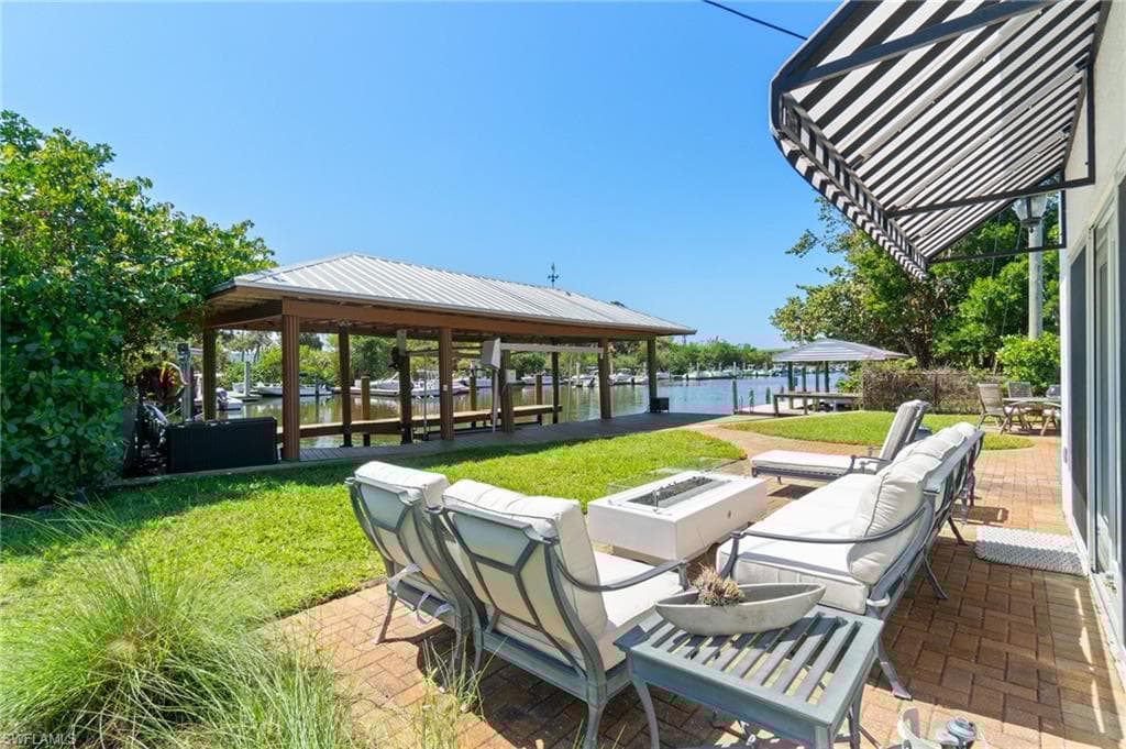 2180 Harbor Ln, Naples, FL 34104-24