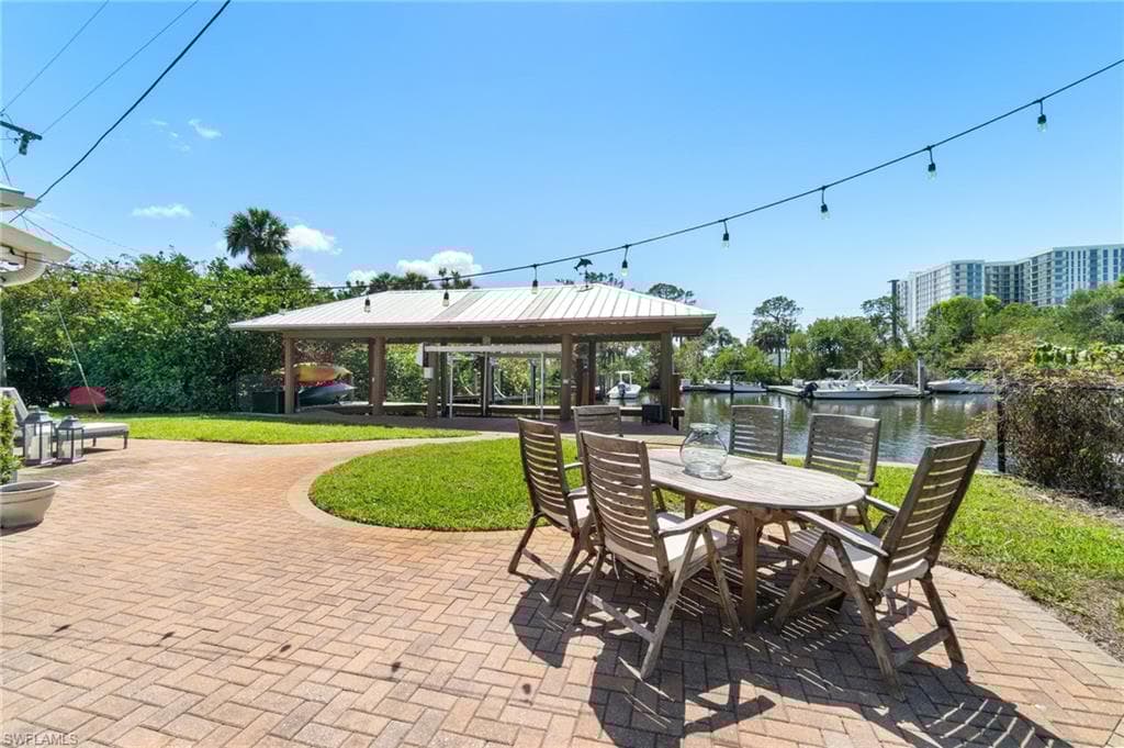 2180 Harbor Ln, Naples, FL 34104-25
